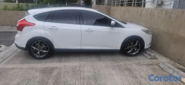 2014 Ford Focus — foto 3 / 10