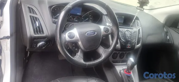 2014 Ford Focus — foto 7 / 10
