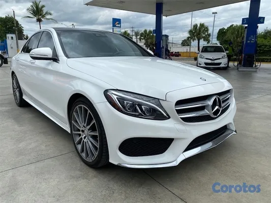 2015 Mercedes Clase C — foto 2 / 8