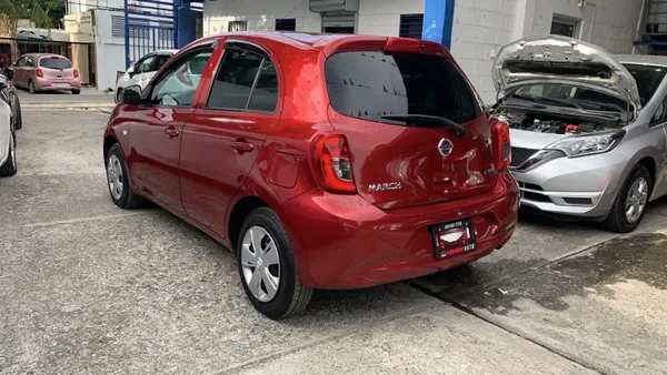 2017 Nissan March — foto 6 / 9
