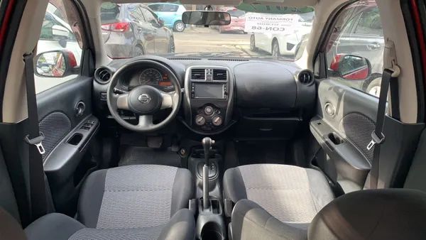 2017 Nissan March — foto 7 / 9