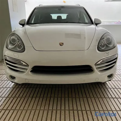 2013 Porsche CAYENNE