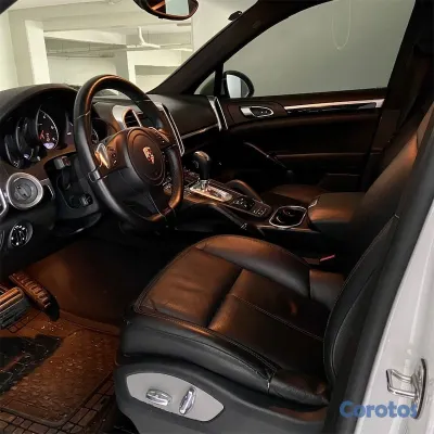 2013 Porsche CAYENNE — foto 3 / 5