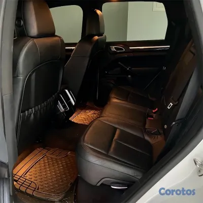 2013 Porsche CAYENNE — foto 4 / 5
