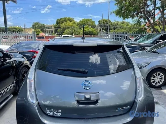 2014 Nissan Otro — foto 4 / 8