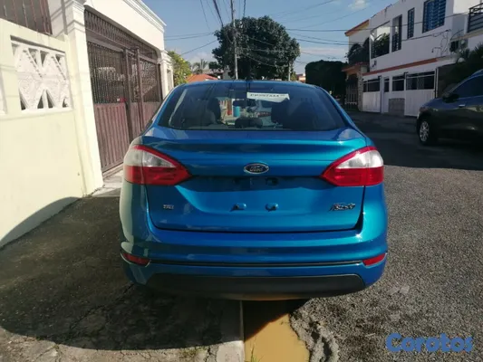 2017 Ford Fiesta — foto 2 / 10