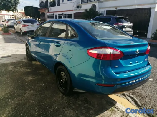 2017 Ford Fiesta — foto 5 / 10