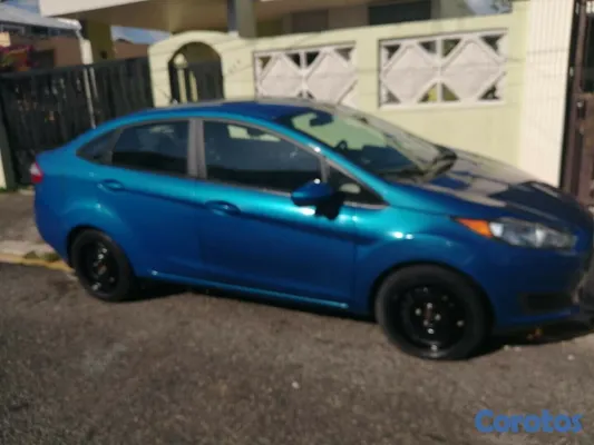 2017 Ford Fiesta — foto 6 / 10