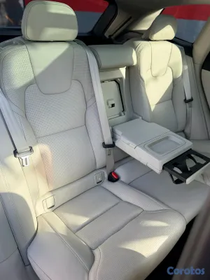 2021 Volvo Xc60 — foto 9 / 14