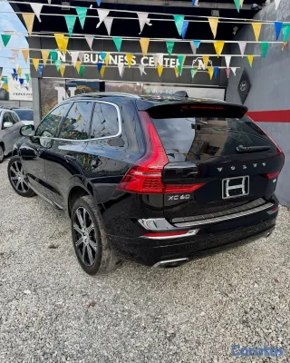 2021 Volvo Xc60 — foto 12 / 14