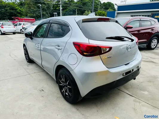 2019 Mazda Demio — foto 5 / 10