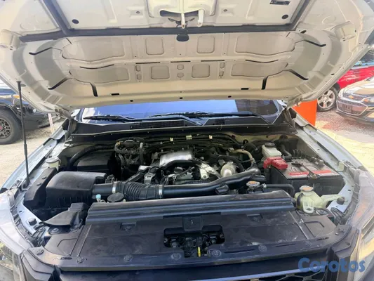 2023 Nissan Frontier — foto 2 / 7