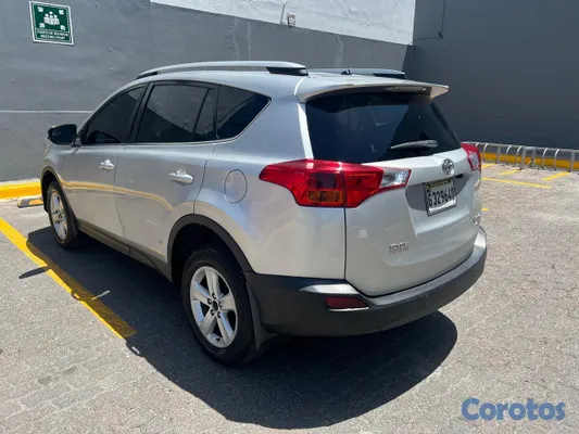 2015 Toyota Rav-4 — foto 5 / 10