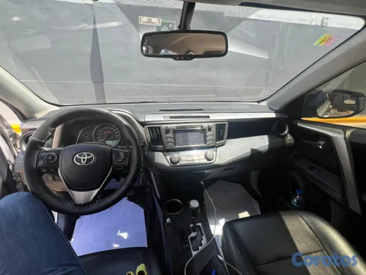 2015 Toyota Rav-4 — foto 7 / 10