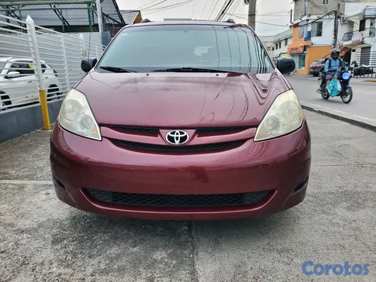 2009 Toyota Sienna — foto 2 / 10