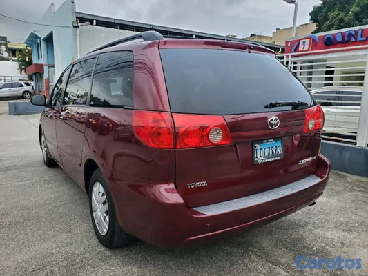 2009 Toyota Sienna — foto 5 / 10