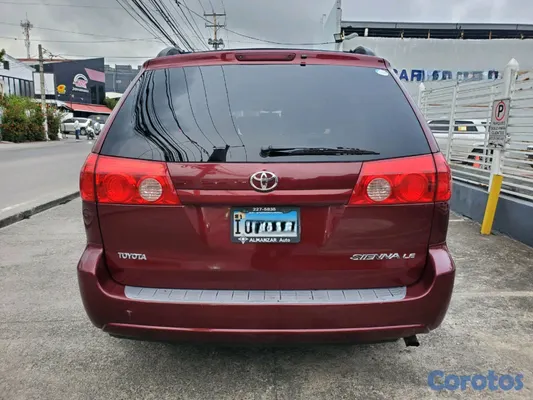 2009 Toyota Sienna — foto 6 / 10