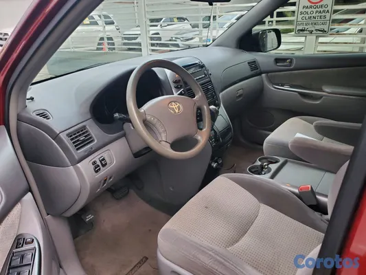 2009 Toyota Sienna — foto 7 / 10