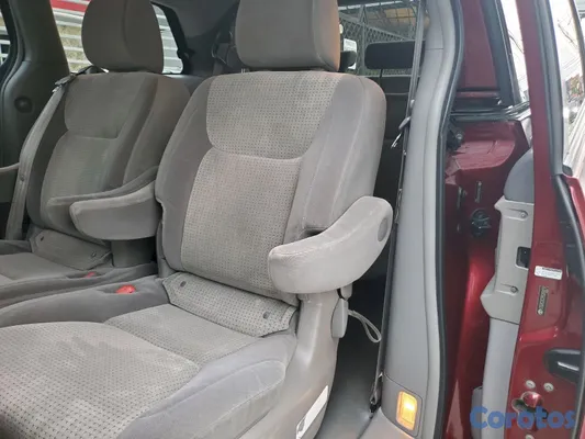 2009 Toyota Sienna — foto 10 / 10