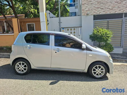 2017 Daihatsu Mira — foto 3 / 12
