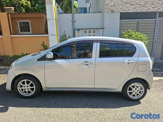 2017 Daihatsu Mira — foto 5 / 12
