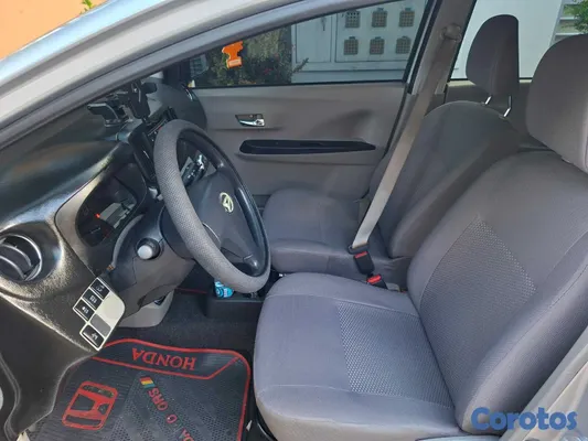 2017 Daihatsu Mira — foto 11 / 12