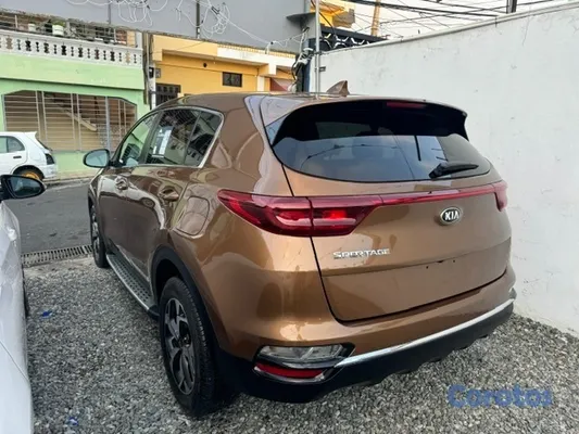 2021 Kia Sportage — foto 2 / 9