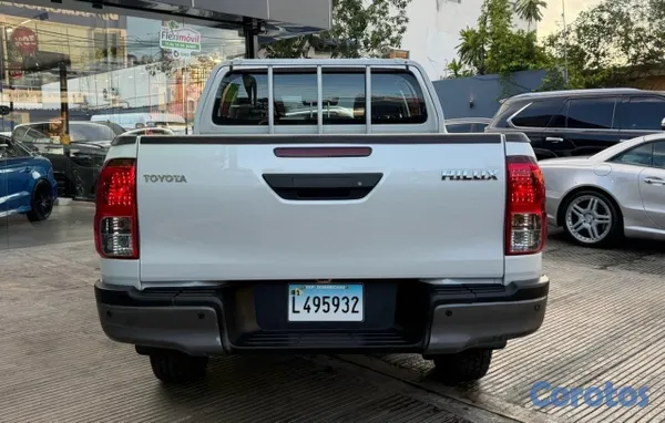 2023 Toyota Hilux — foto 4 / 7