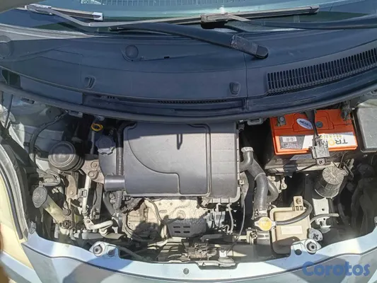 2009 Toyota Vitz — foto 3 / 10