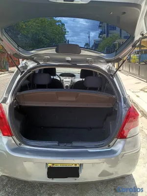 2009 Toyota Vitz — foto 5 / 10