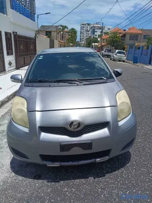 2009 Toyota Vitz — foto 9 / 10