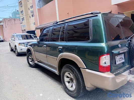 2003 Nissan Patrol — foto 3 / 5