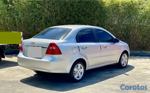 2014 Chevrolet Aveo — foto 7 / 10