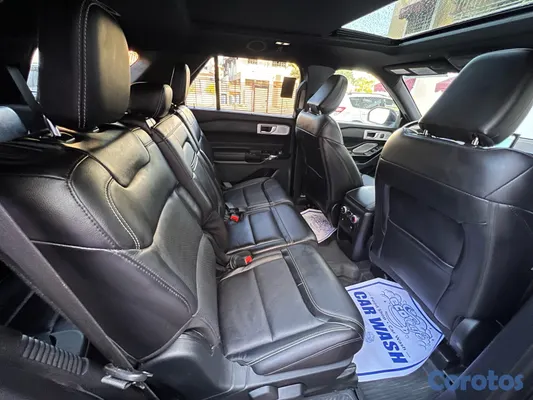 2021 Ford Explorer — foto 6 / 9