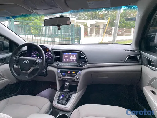 2018 Hyundai Elantra — foto 10 / 10