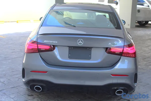 2026 Mercedes-Benz Clase A — foto 2 / 9