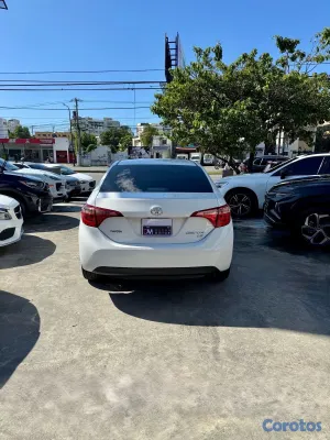 2018 Toyota Corolla — foto 7 / 13