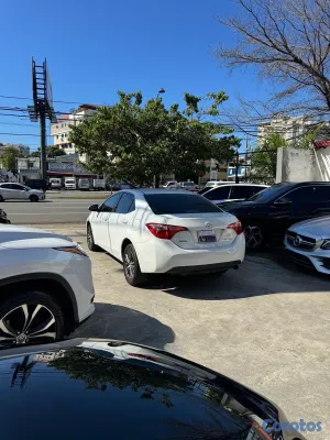 2018 Toyota Corolla — foto 8 / 13