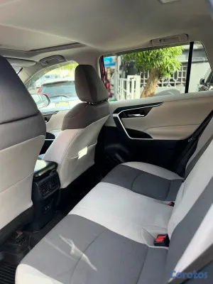 2020 Toyota Rav-4 — foto 2 / 10