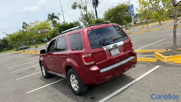 2010 Ford Escape — foto 3 / 9