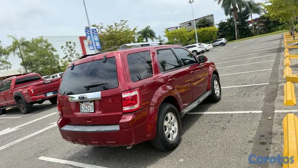 2010 Ford Escape — foto 4 / 9