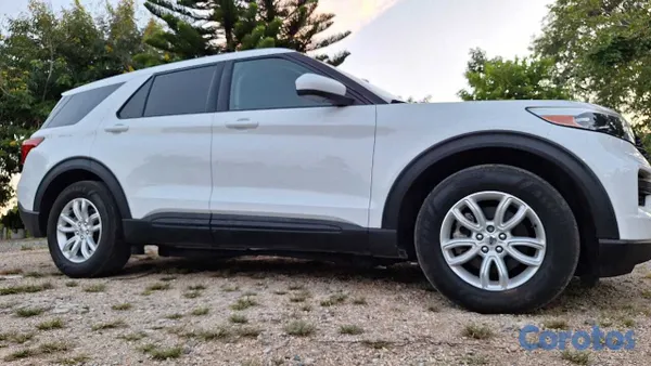 2020 Ford Explorer — foto 3 / 16