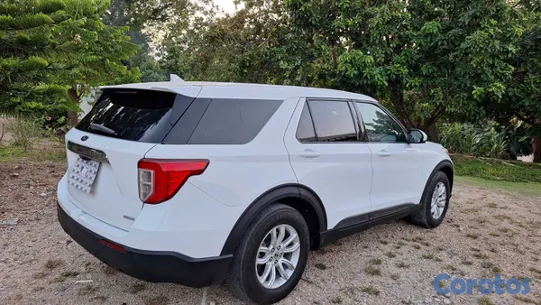 2020 Ford Explorer — foto 9 / 16