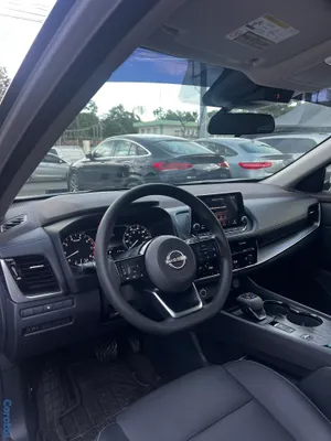 2022 Nissan Rogue — foto 6 / 9