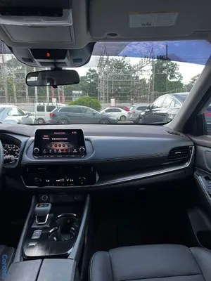 2022 Nissan Rogue — foto 8 / 9