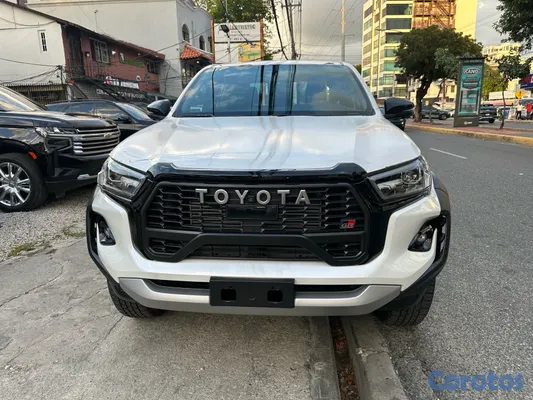 2026 Toyota Hilux — foto 2 / 11