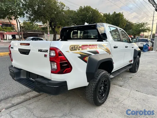 2026 Toyota Hilux — foto 6 / 11