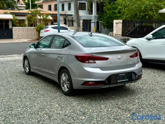 2020 Hyundai Elantra — foto 4 / 10
