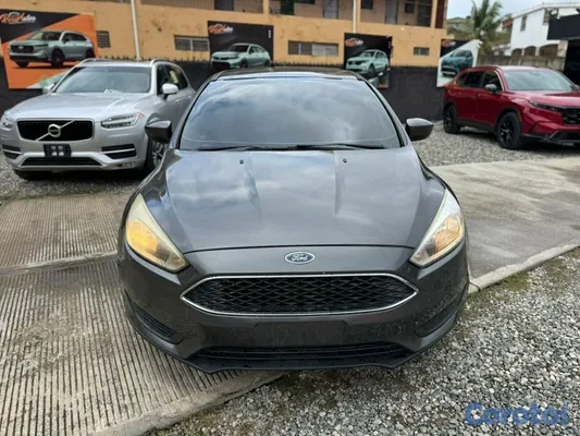 2018 Ford Focus — foto 2 / 9