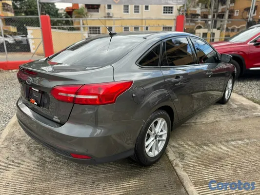 2018 Ford Focus — foto 6 / 9